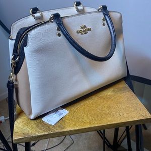 COACH Lillie Cry Bag